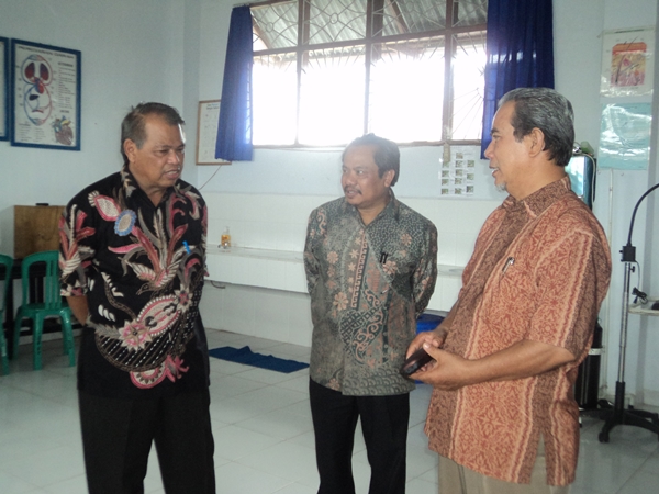 Prof. Dr. H. Basri Wello, MA., Prof. Dr. H. Suyatno, M.Pd., Drs. H. Muh. Alwi Uddin, M.Ag. saat Visitasi STIKES Muhammadiyah Palopo